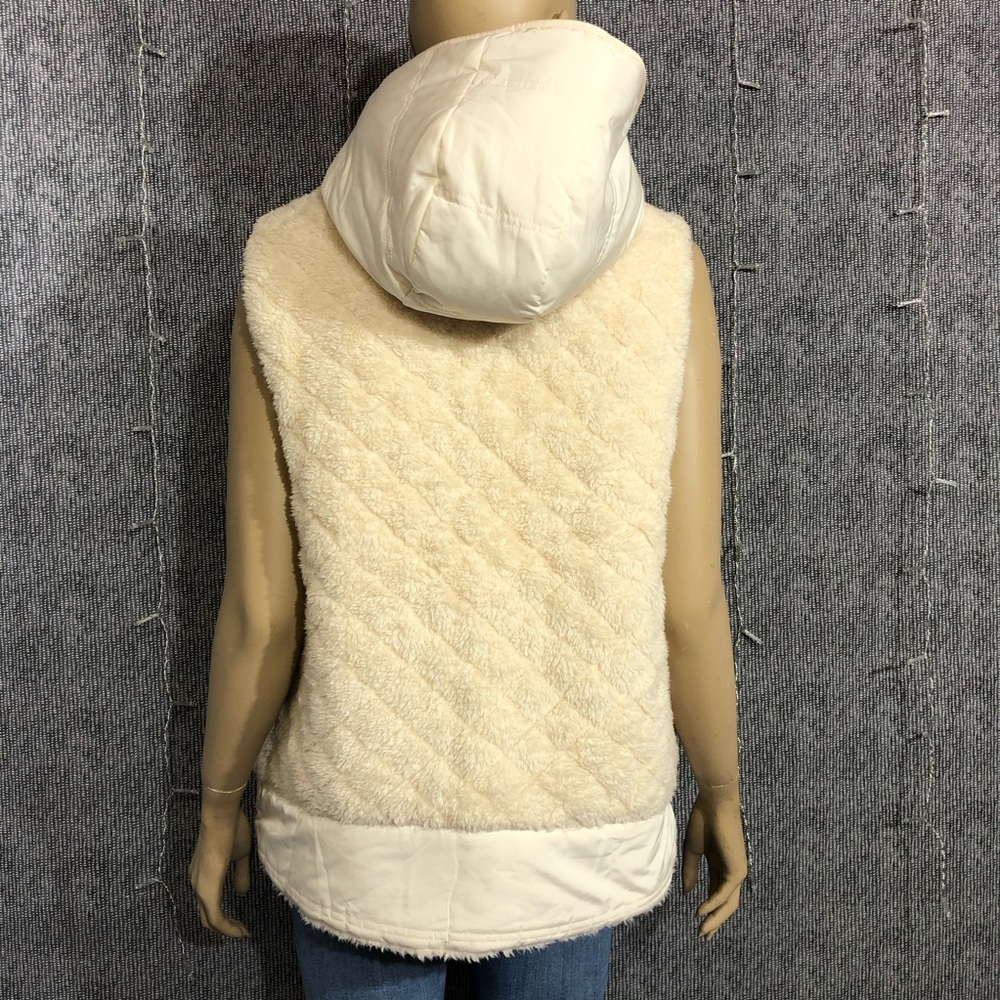 Soft Reversible Vest - Picture 16 of 16